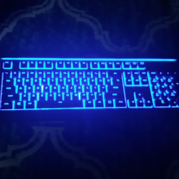 HYPER-REFINER GAMING LIGHT UP KEYBOARD - Picture 1 of 5